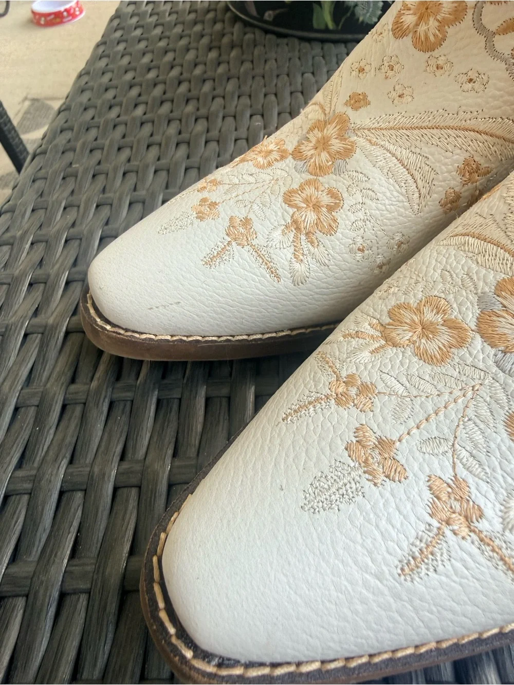 dingo cream ankle